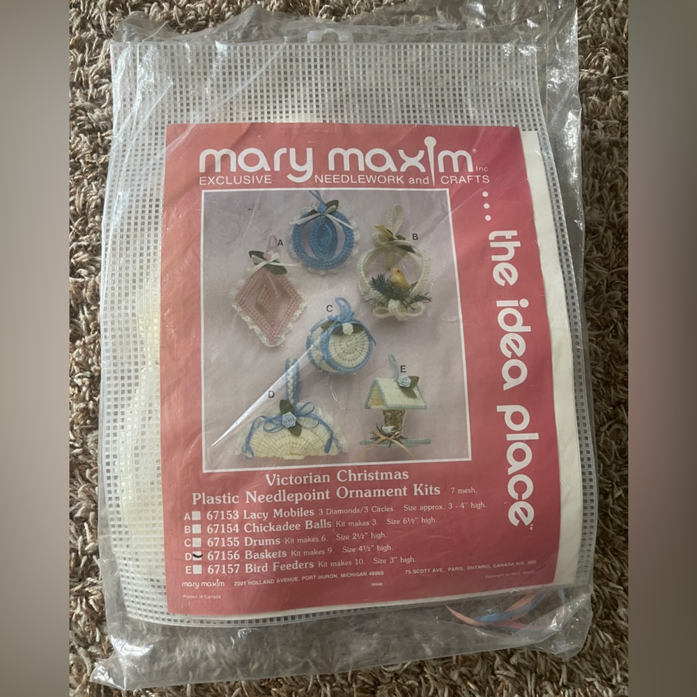 Mary Maxim Needlepoint Kit Victorian Christmas Ornament Baskets‎